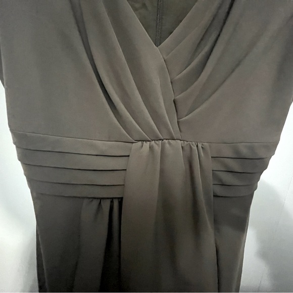 Taupe Dress with Pockets!! - Picture 2 of 6